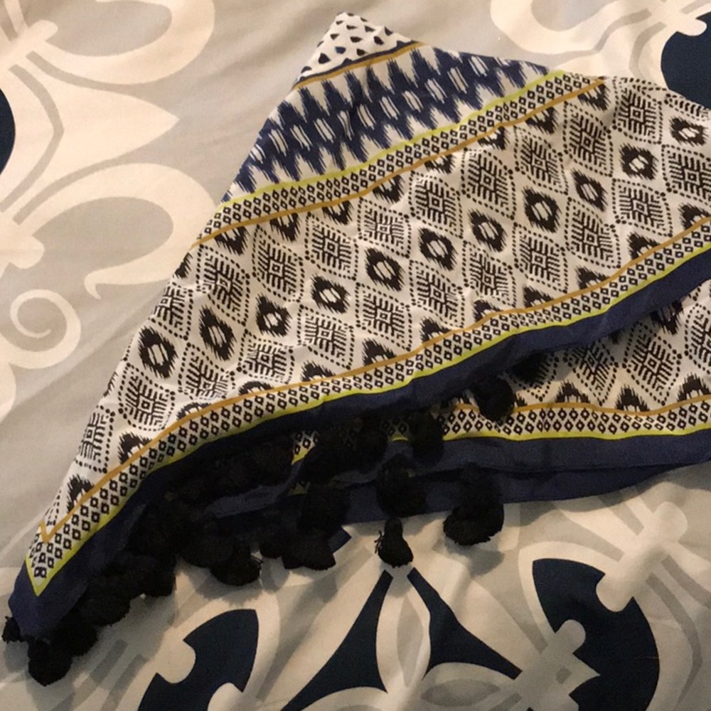 Beautiful Stella and Dot silk scarf